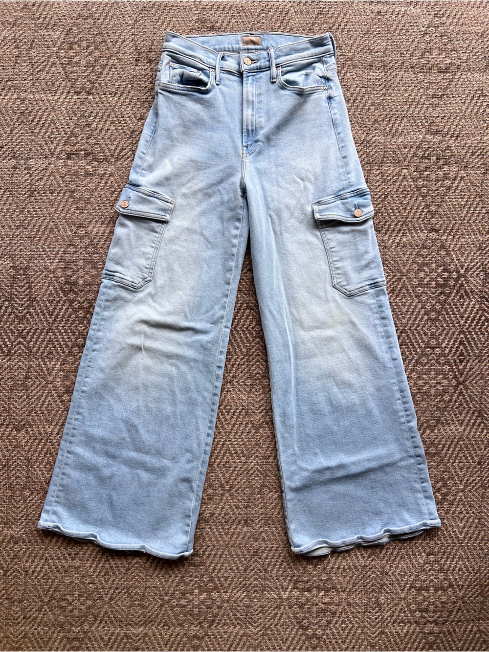 MOTHER The Undercover Cargo Sneak Jeans 27 Light Wash Wide Leg Cargo Denim